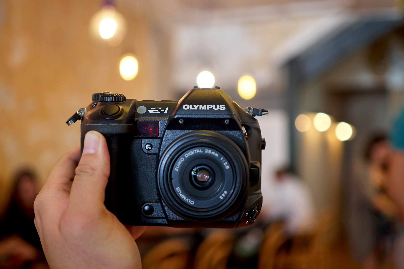 A blast from the past: Robin Wong on the Olympus E-1 – Ming Thein